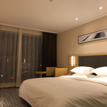 See U Select Hotel Wuhan Buitenkant foto