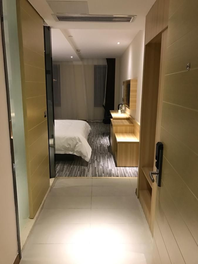 See U Select Hotel Wuhan Buitenkant foto