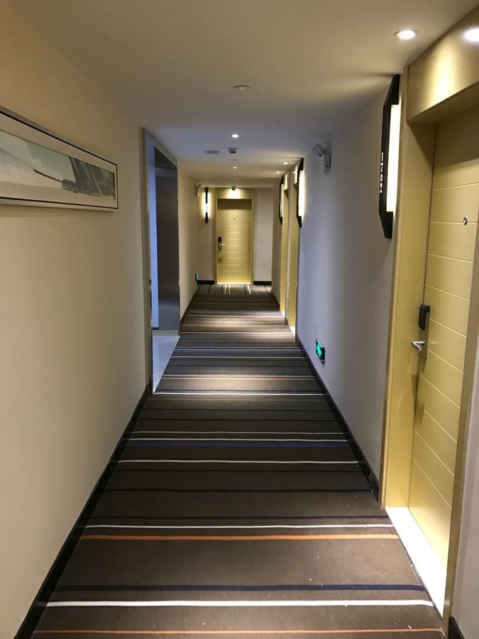 See U Select Hotel Wuhan Buitenkant foto