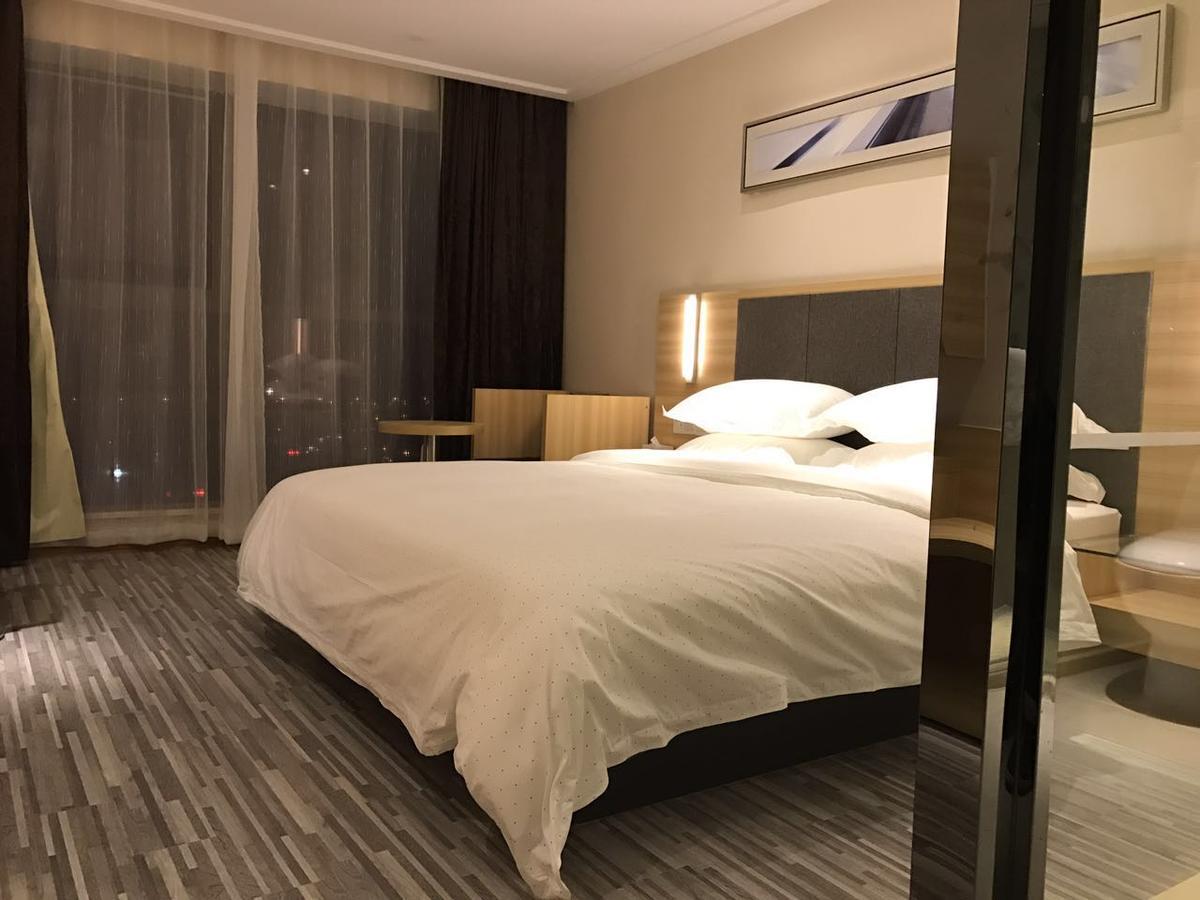 See U Select Hotel Wuhan Buitenkant foto