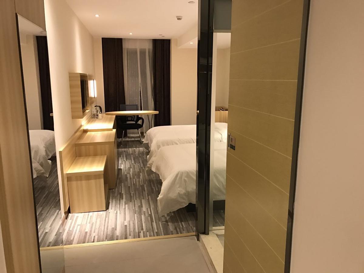 See U Select Hotel Wuhan Buitenkant foto
