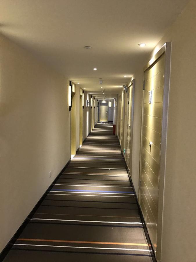 See U Select Hotel Wuhan Buitenkant foto