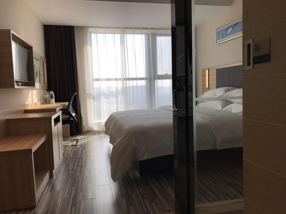 See U Select Hotel Wuhan Buitenkant foto